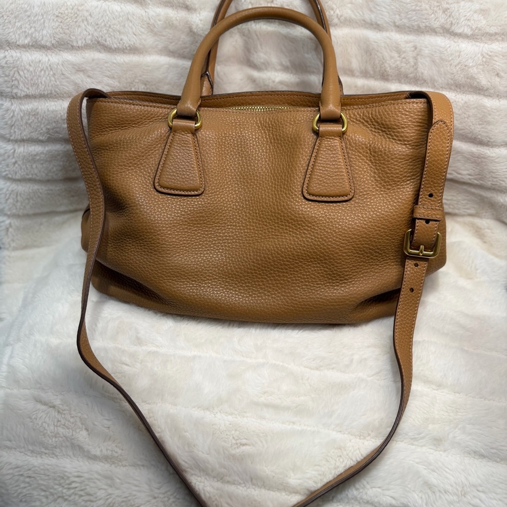 Prada Women's Brown Leather Shoulder Bag Vitello Daino Leather - Picture 2 of 10